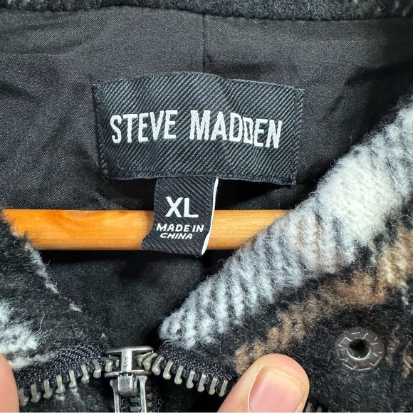 Steve Madden Plaid Coat - Picture 3 of 6